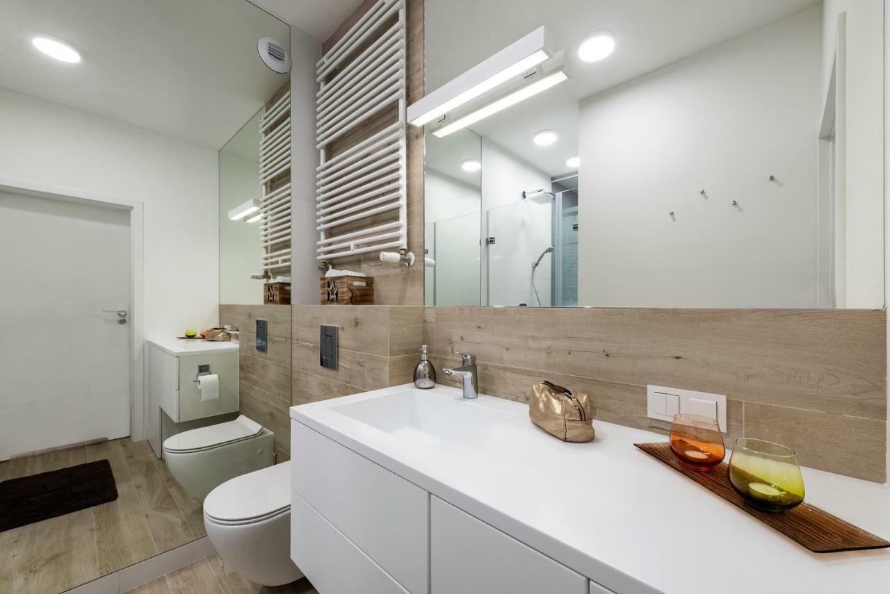 Apartament Luxury Miedzyborska 8B وارسو المظهر الخارجي الصورة